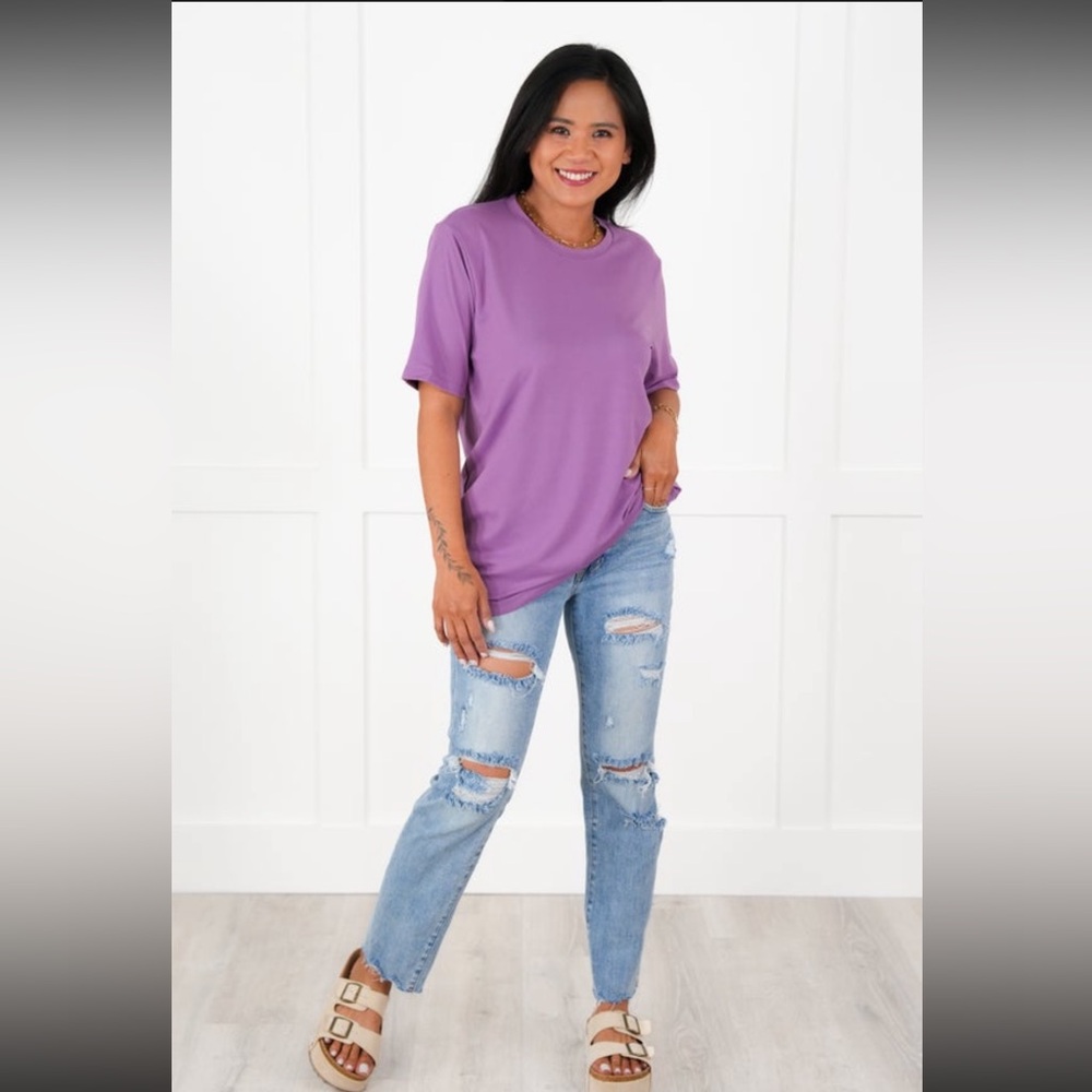 Basic Solid Round Neck Tee - Picture 4 of 6